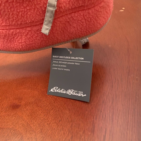 Eddie Bauer Sherpa Fleece Vest. - Picture 6 of 6